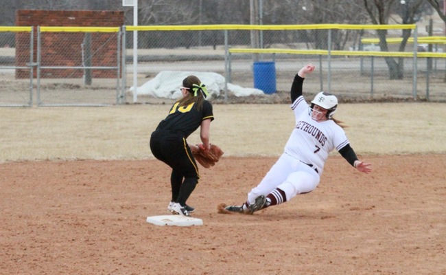 Greyhounds split with KCKCC